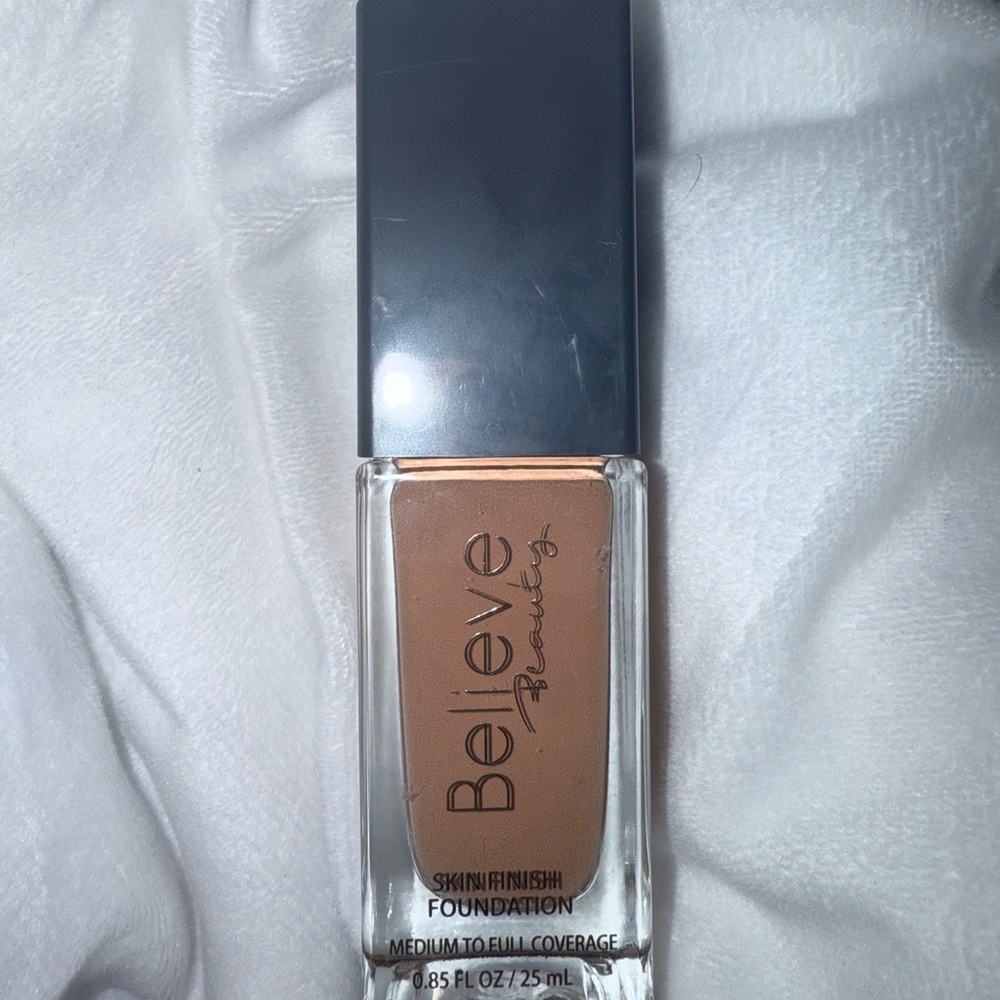 Skin Finish Foundation - Medium Tan